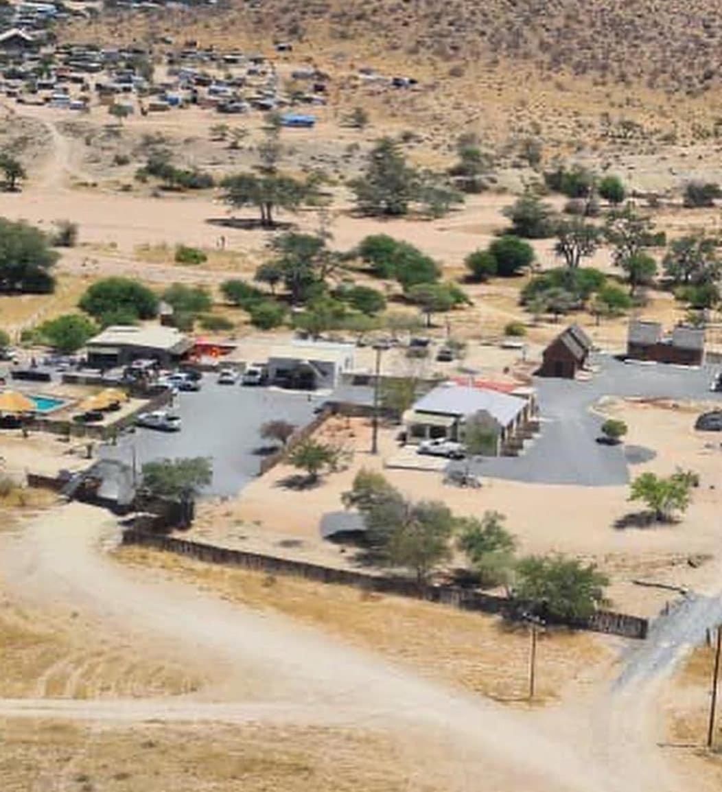 Issa Guesthouse Usakos エクステリア 写真