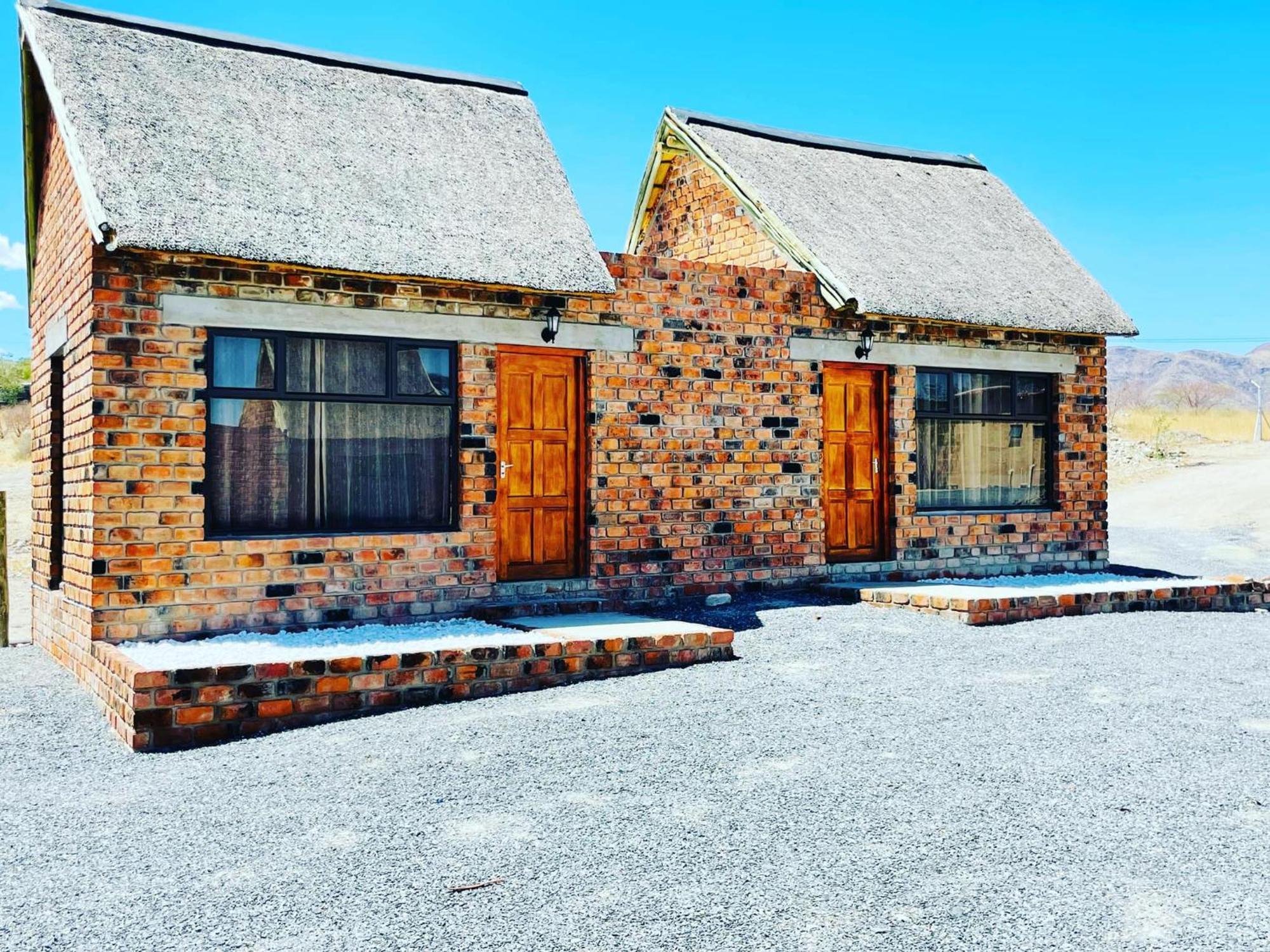 Issa Guesthouse Usakos エクステリア 写真