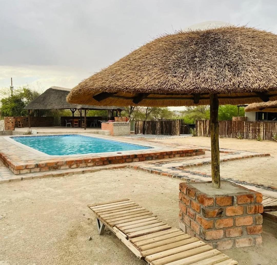 Issa Guesthouse Usakos エクステリア 写真