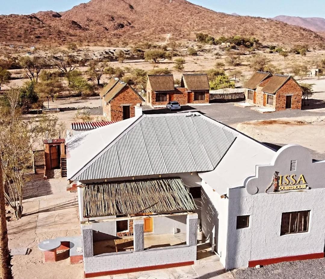 Issa Guesthouse Usakos エクステリア 写真